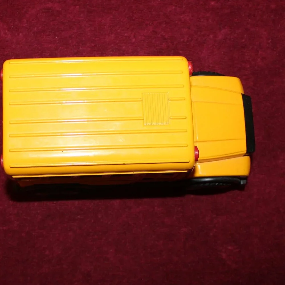 2001 Soma Vintage Mighty Wheels Metal School bus